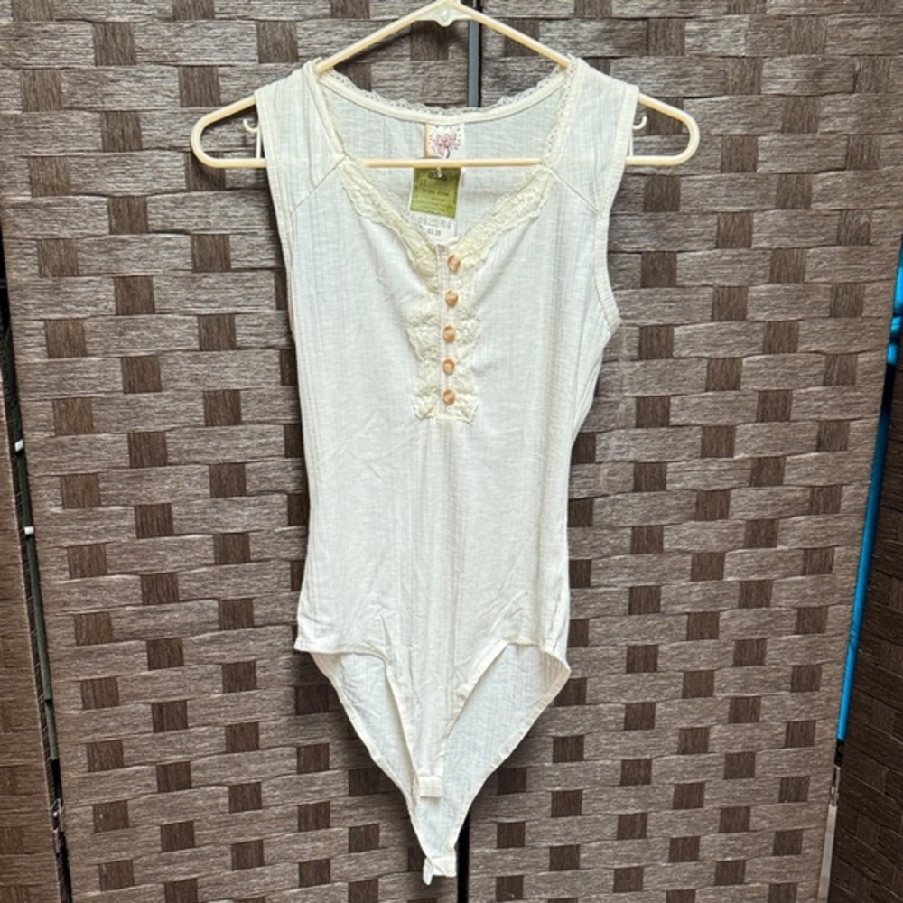 Self Esteem Cream Sleeveless Top